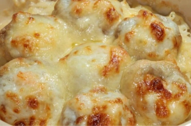 Тефтели мясные под соусом Бешамель