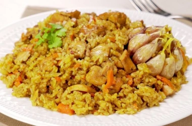 Рассыпчатый плов с куриным мясом