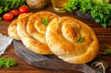 Вертута с творогом и зеленью